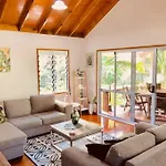 Are Ara - House Of Pineapple
