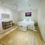 Shineawayhomes - Family Beach Front No Air Con