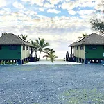 Manta-Ray Beach Units