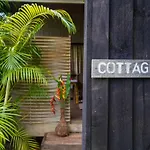 Muri Lagoon Cottage