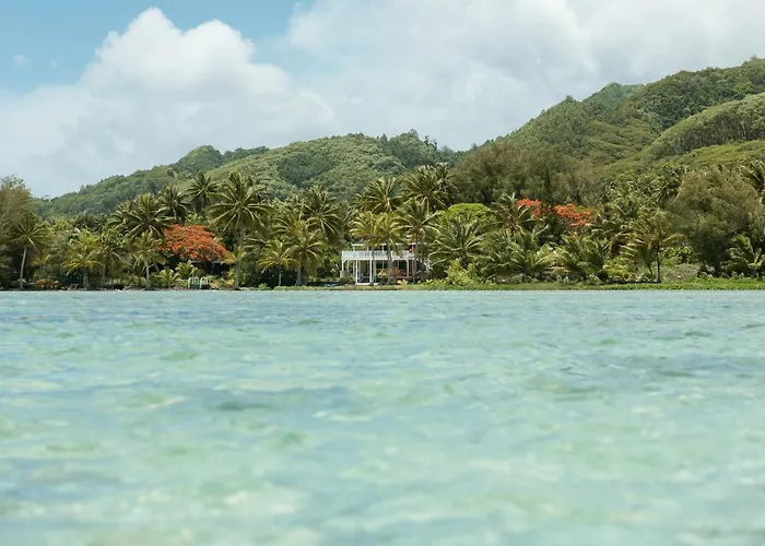 B\'S Beach House On Muri Lagoon