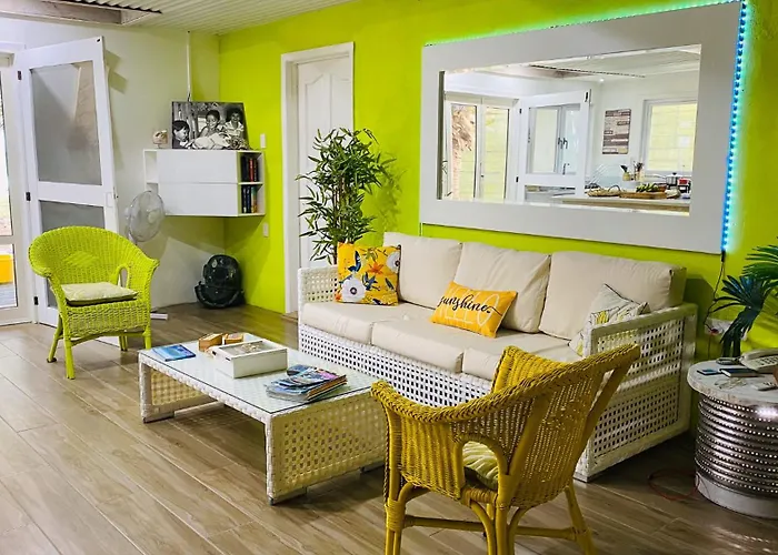 Shineawayhomes - Family Beach Front No Air Con