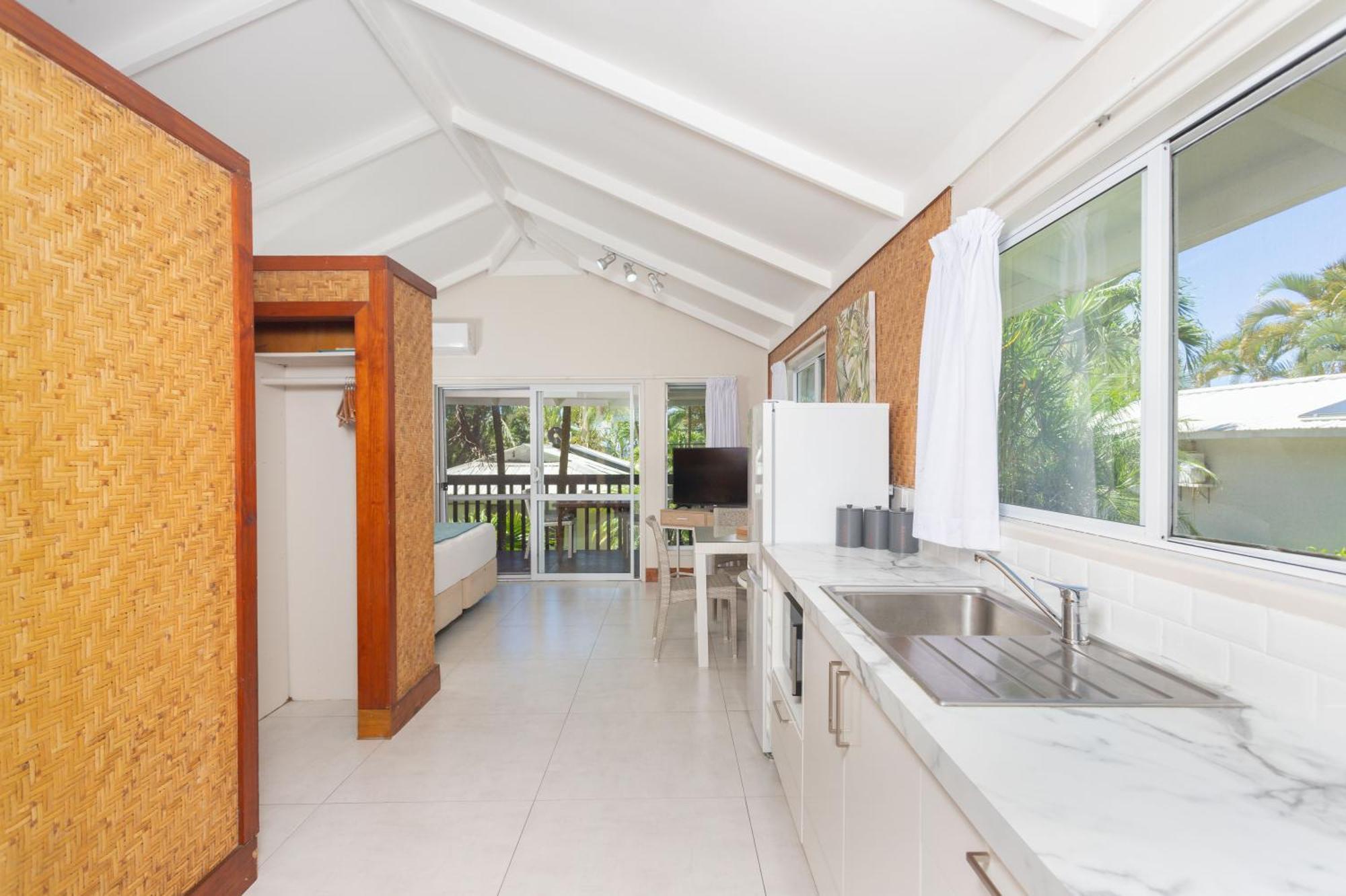 Muri Lagoon View - Hillside Guest house 3*