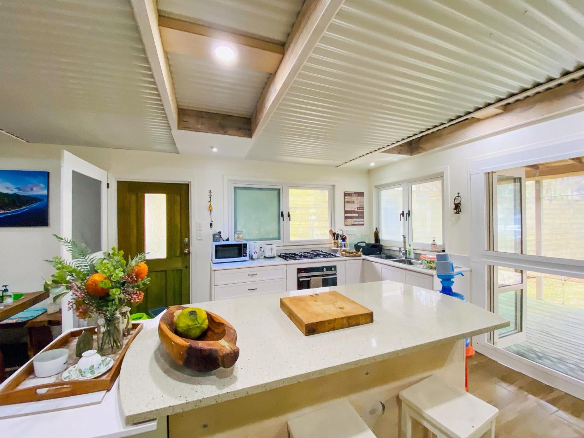 Shineawayhomes - Family Front No Air Con Rarotonga