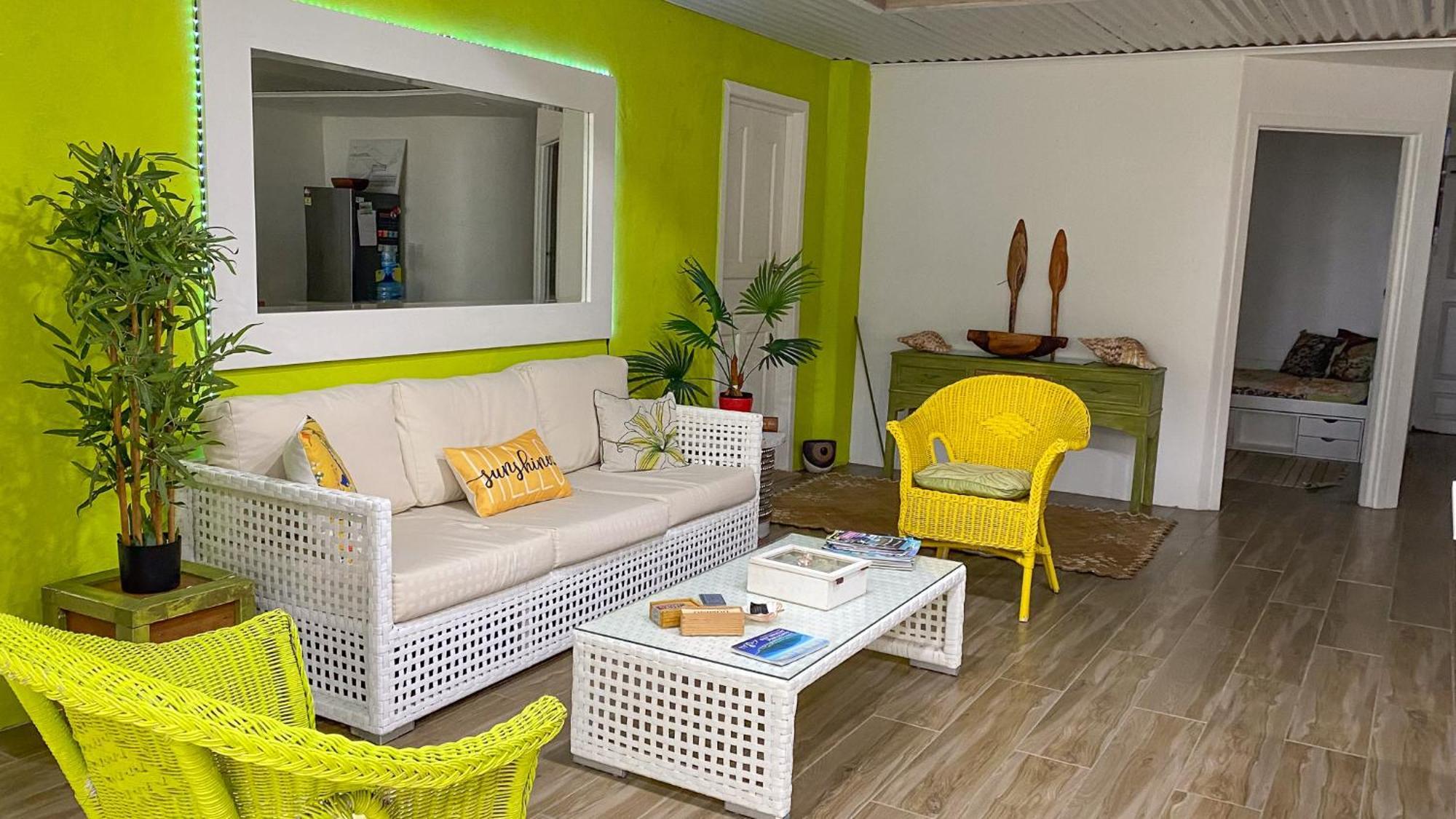Shineawayhomes - Family Front No Air Con Holiday home