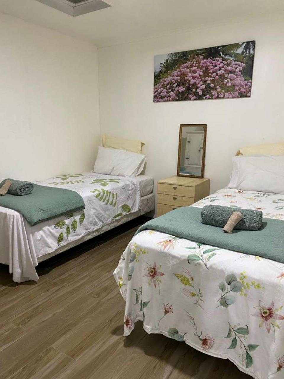 Shineawayhomes - Family Front No Air Con Holiday home