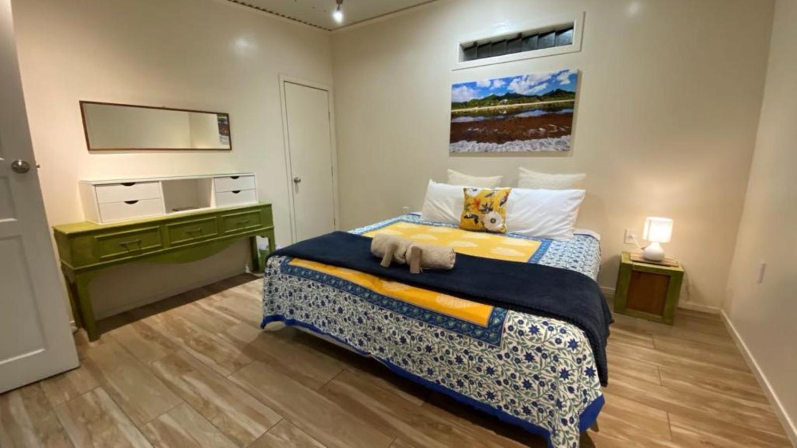 Shineawayhomes - Family Front No Air Con