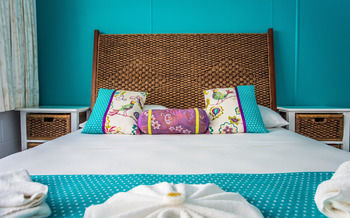 The Black Pearl At Puaikura Hotel 3*