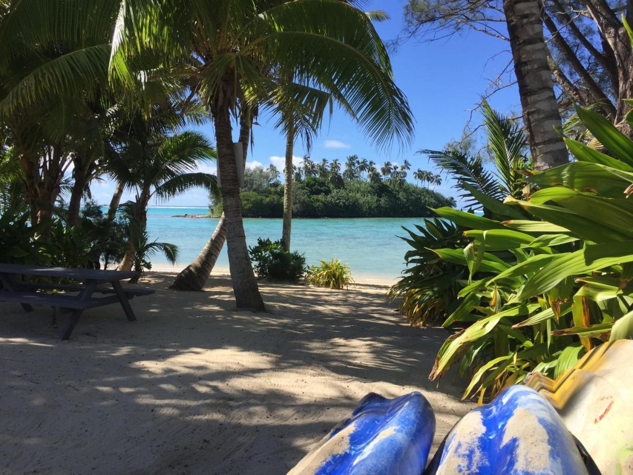 Muri Beachside With Pool