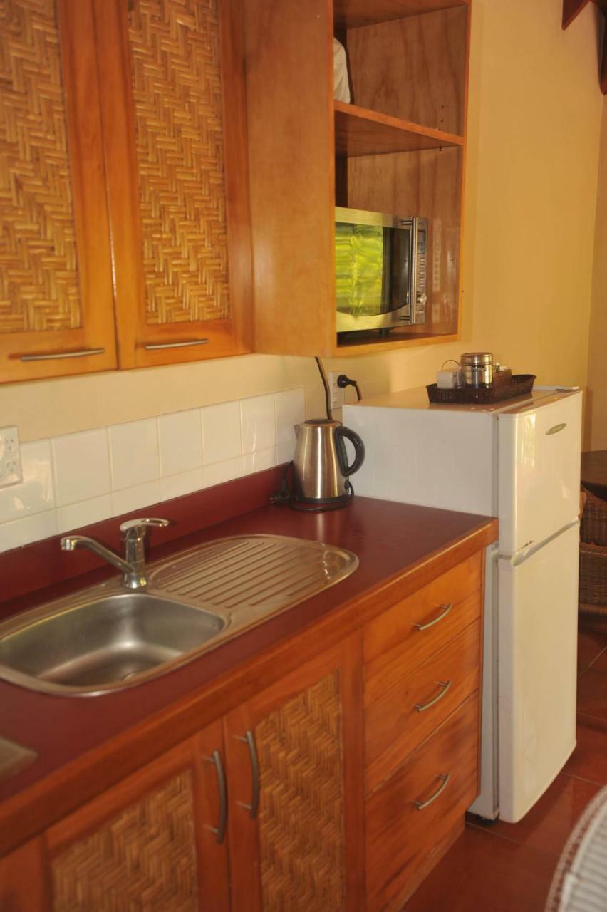 Dorothys Muri Beach Bungalows Apartment *