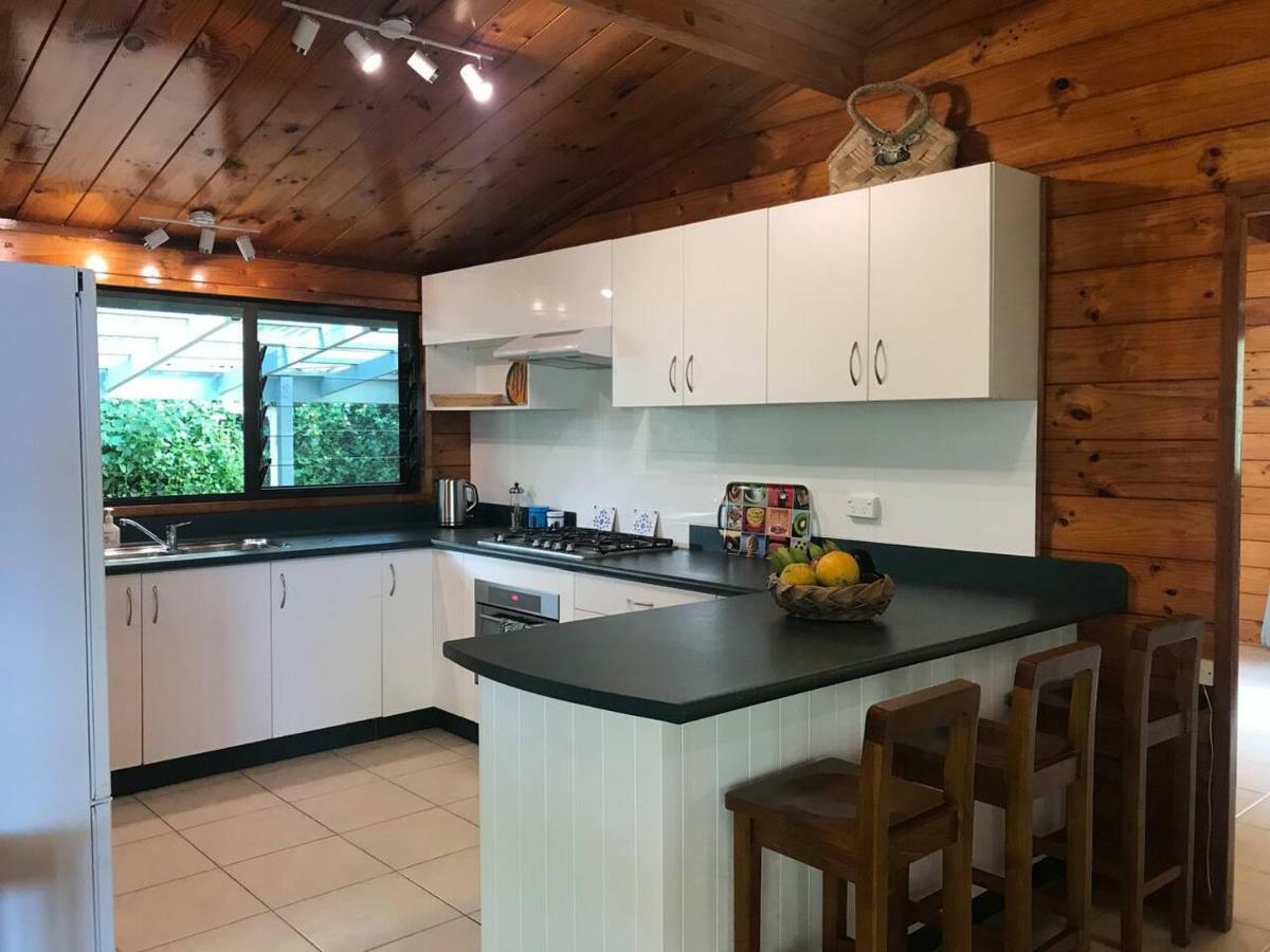 Holiday home Pacific Views, Tranquil Location, Extra Large Home, Navy House 1 *
