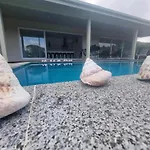 Te Aro Villa In Muri 1 &2