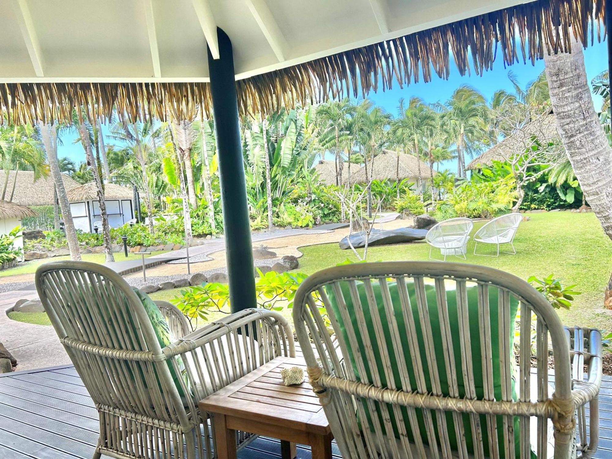 Motu Beachfront Art Villa